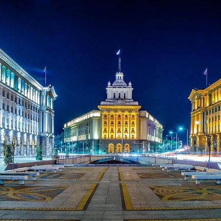 Newly Refurbished Apartment In The City Center Sofia Exterior foto