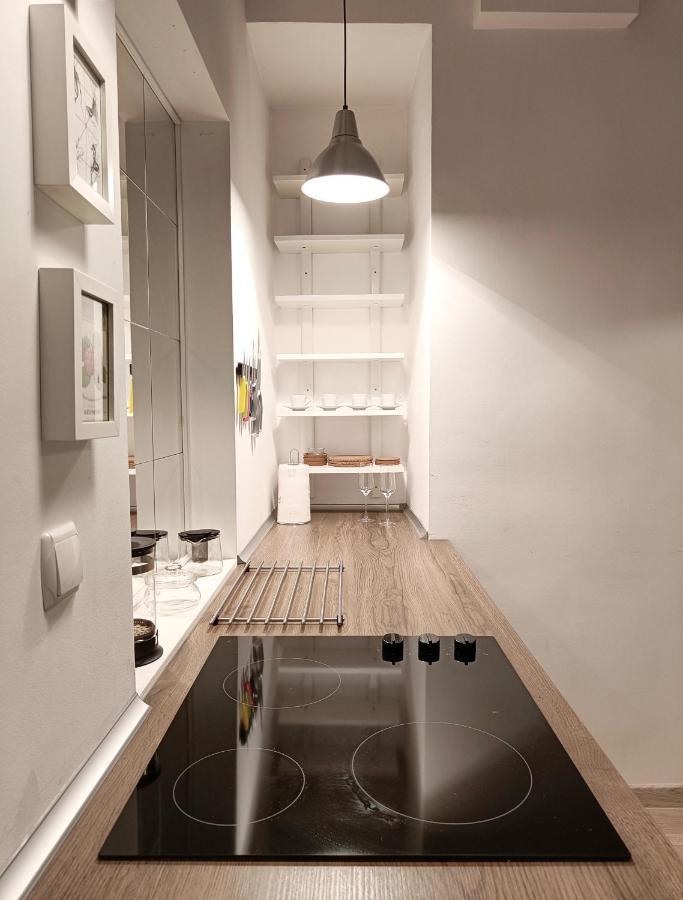 Newly Refurbished Apartment In The City Center Sofia Exterior foto