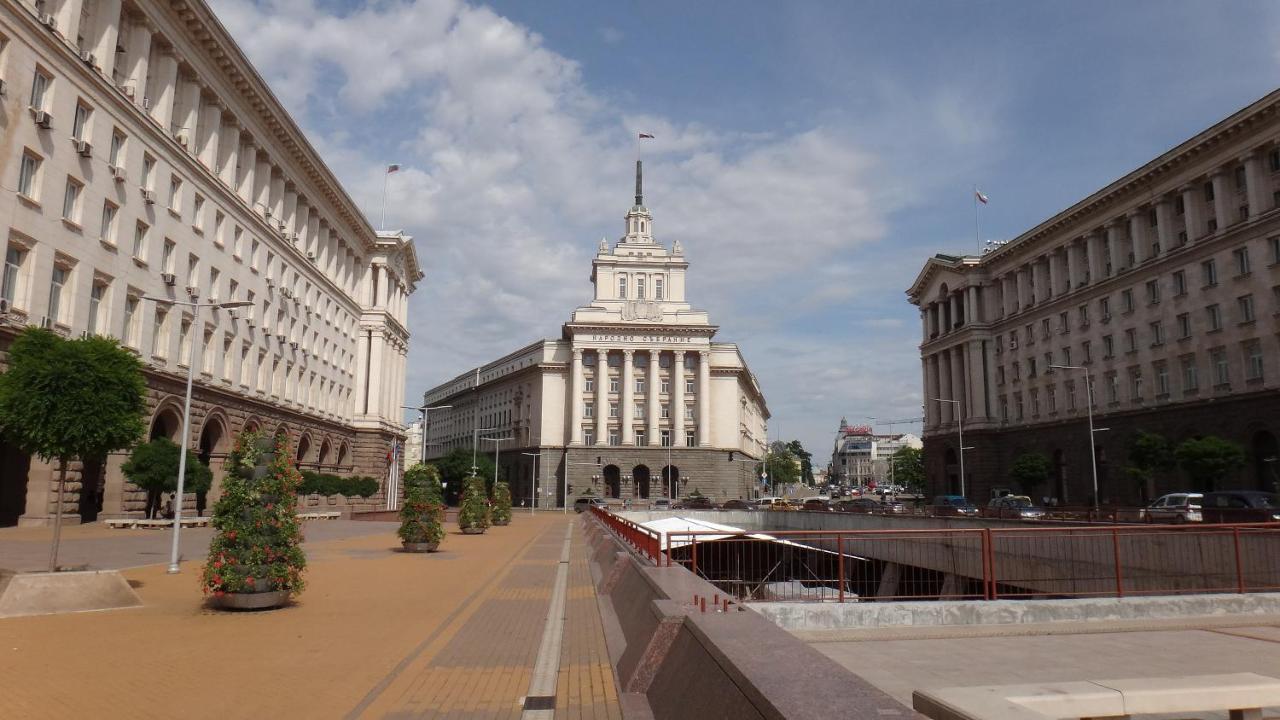 Newly Refurbished Apartment In The City Center Sofia Exterior foto